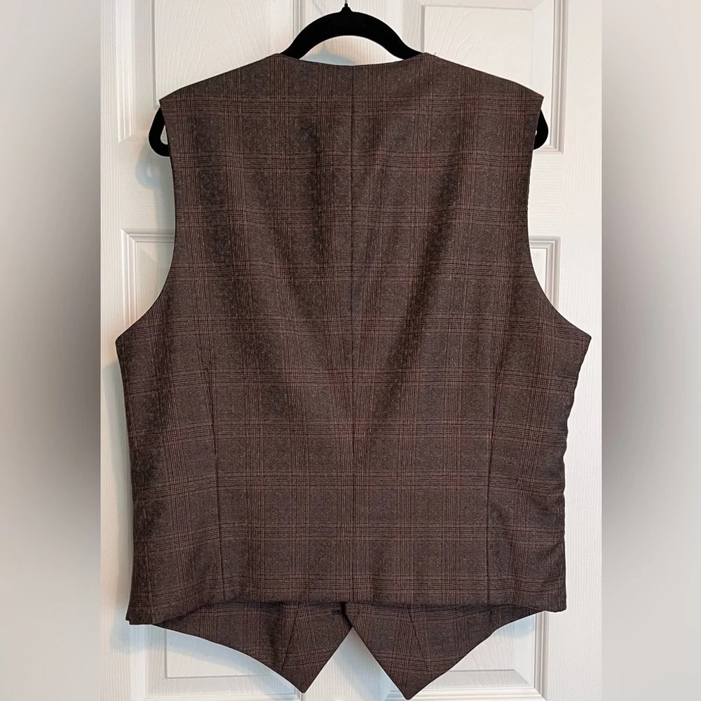 Geoffrey Lewis Ltd beautiful suit